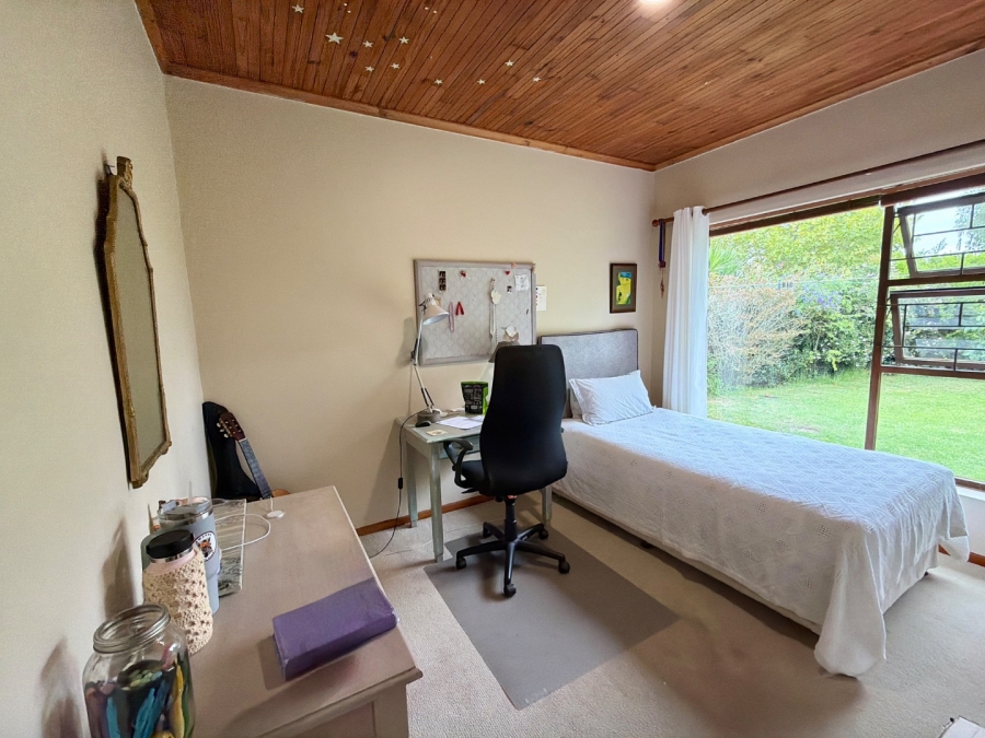 4 Bedroom Property for Sale in Loerie Park Western Cape